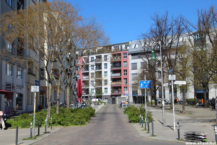 Waldeyerstraße zwischen Rigaer Straße und Pettenkoferstraße