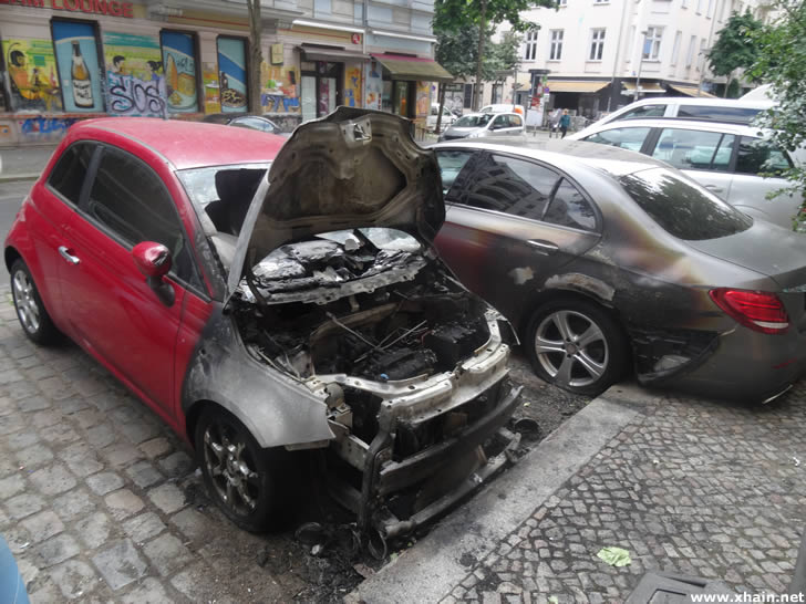 Fahrzeugbrand in der Rigaer Straße