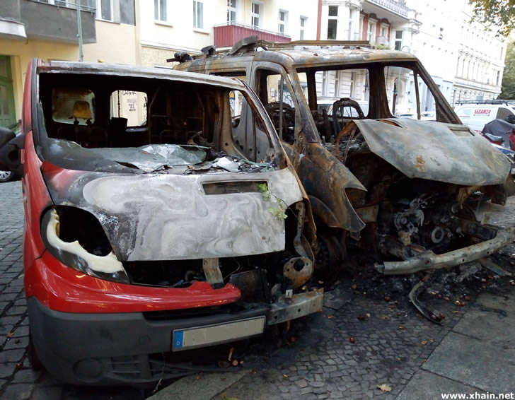 Ausgebrannte Fahrzeuge in der Boppstraße