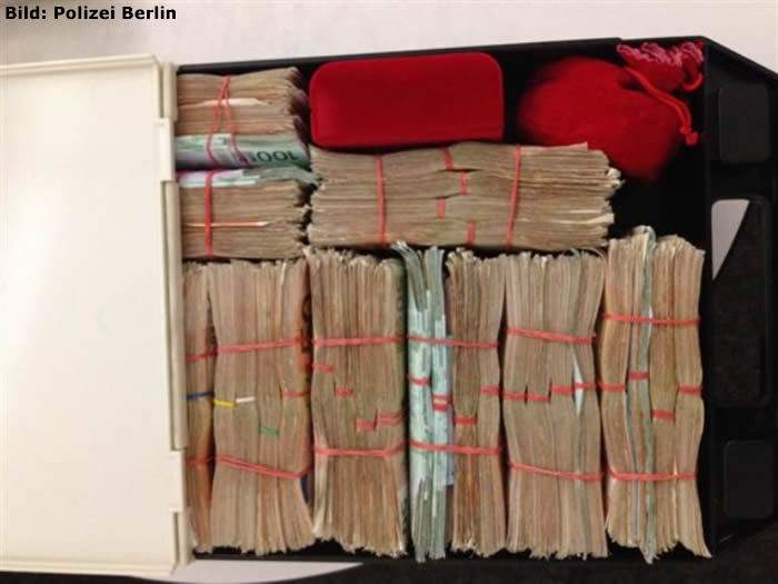 230.000 Euro im Schließfach 230.000 Euro im Schließfach