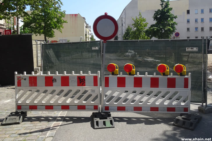 Rigaer Straße voll gesperrt Rigaer Straße voll gesperrt
