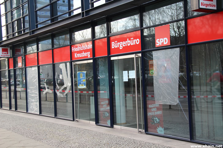 Kreuzberg: SPD-Zentrale mit Steinen beworfen